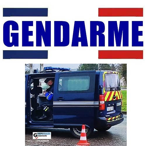 Gendarmerie képis galons insignes calots brevets